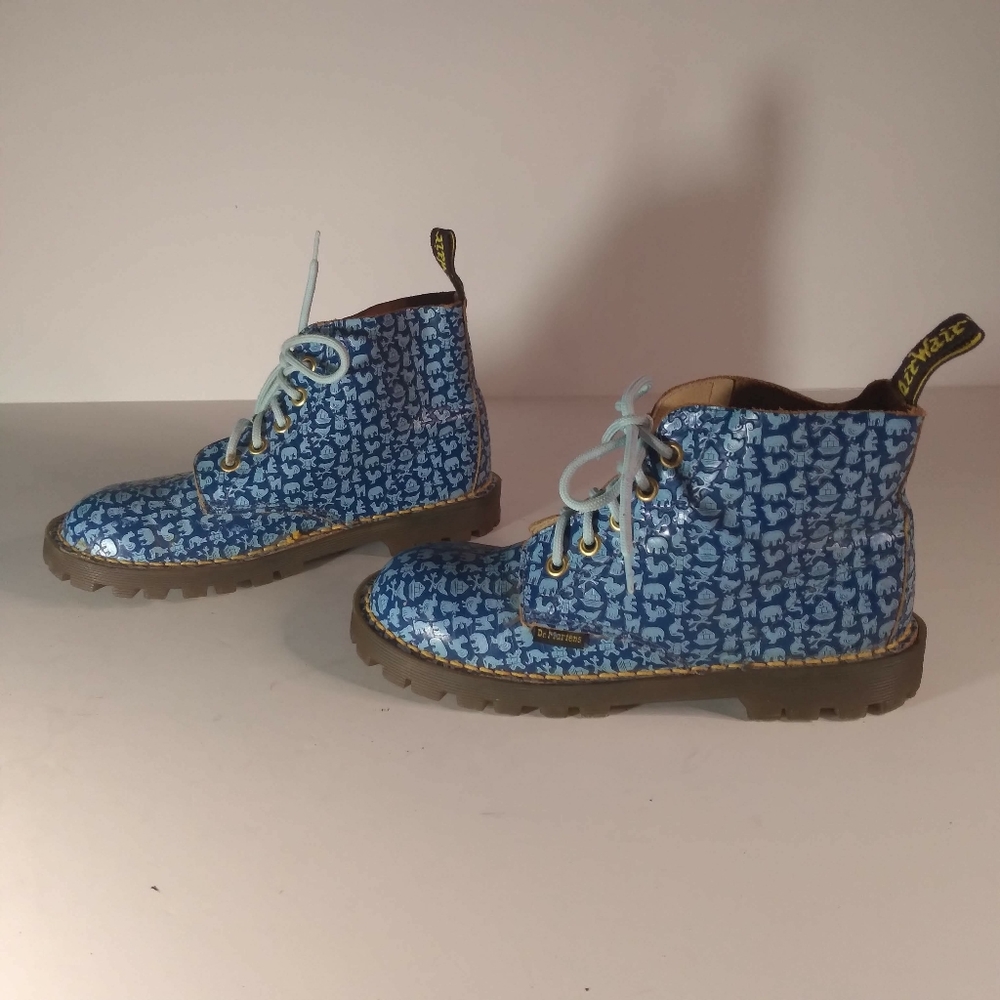 Vintage Dr. Martin size 1 kids Noah Arc print shoes, light and med blue